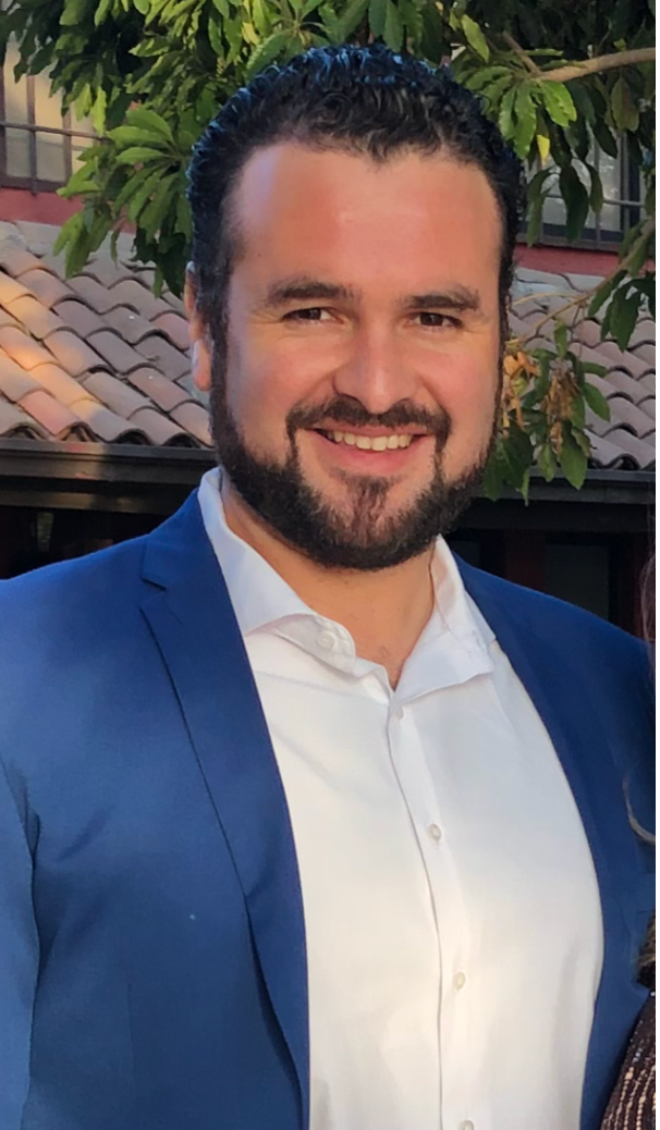 Dr. Carlos Román Zamorano